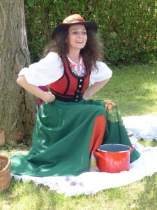 CSERNIK SZENDE- LÁBITA BÁBSZÍNHÁZ